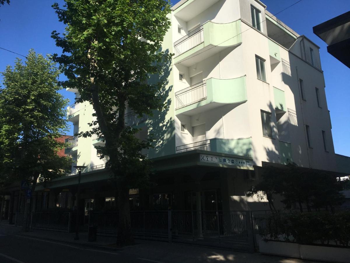 Hotel Venezia San Mauro Mare 3*